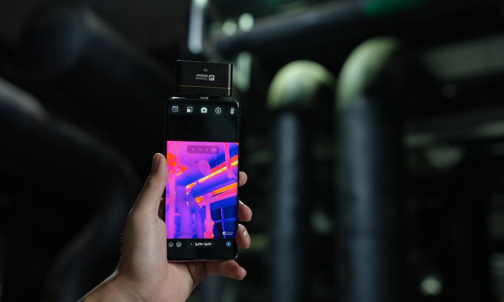 Using a mobile thermal imager to inspect electrical conduits