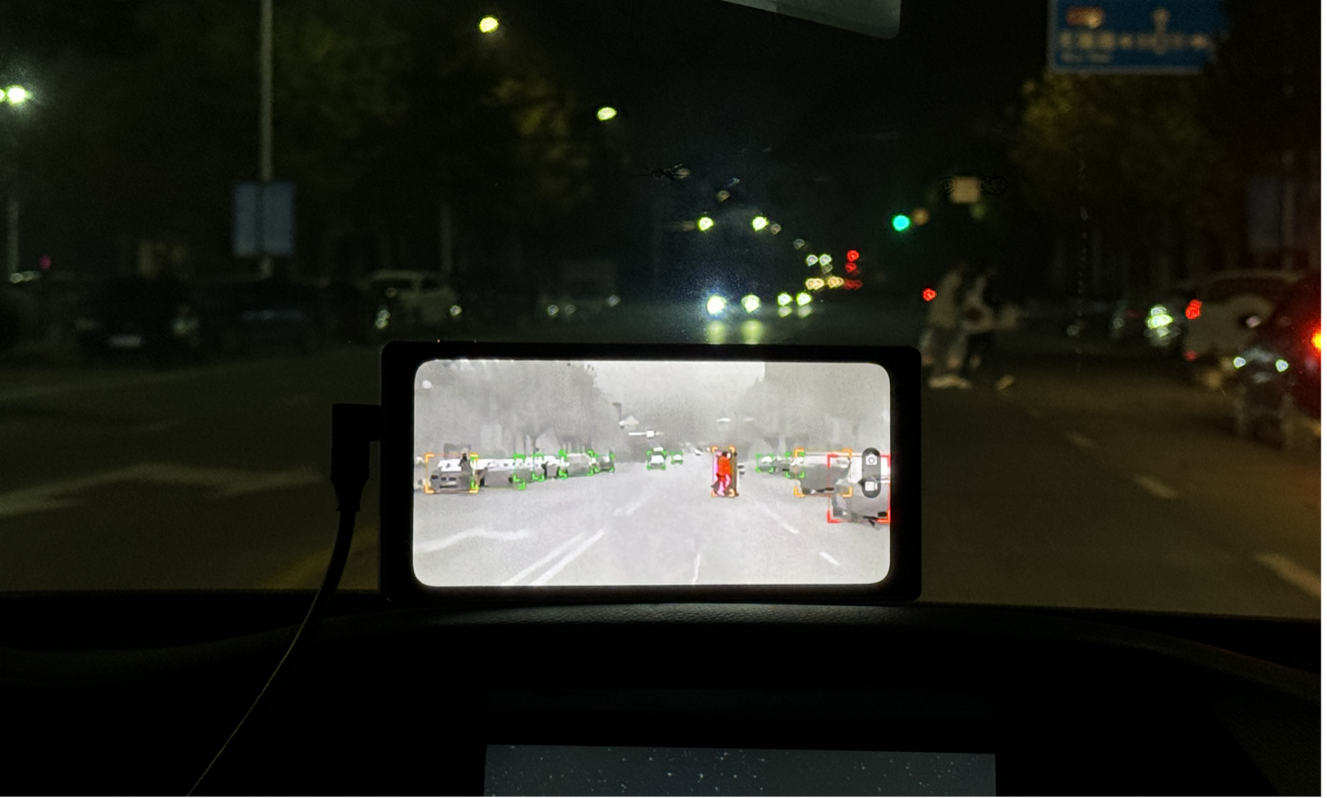 Automotive thermal imaging night vision system