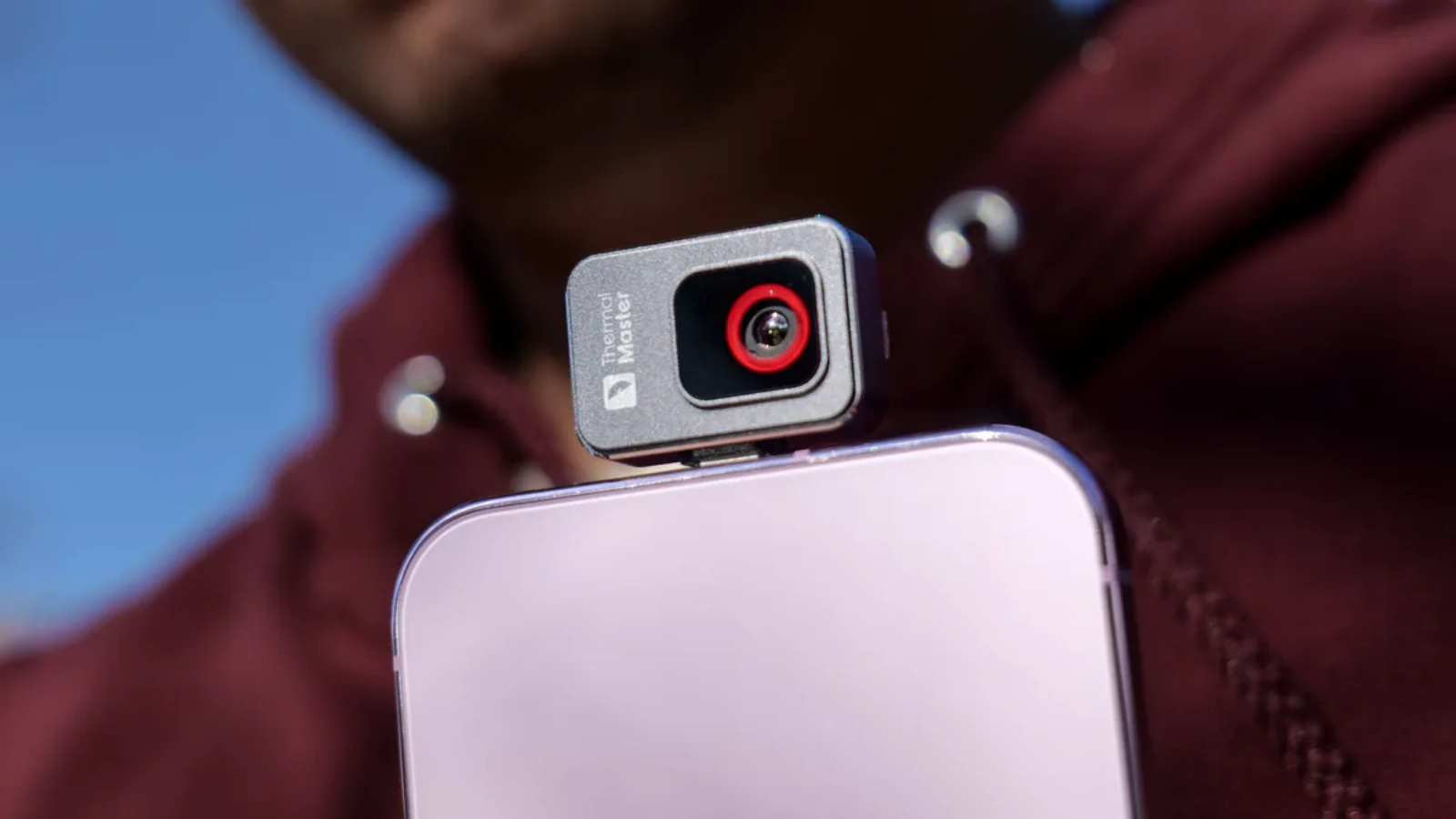 Smartphone thermal imaging camera