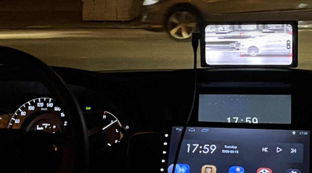 Car Night Vision inspects trucks on the road at night.