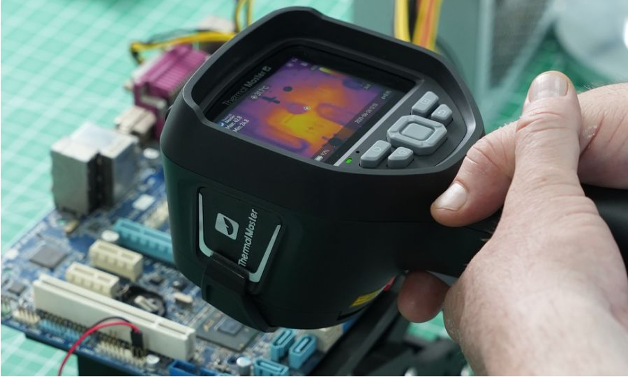 Using a handheld thermal imager to inspect circuit boards