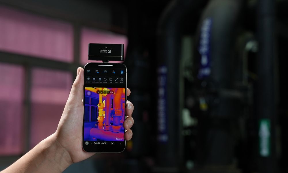 Using a smartphone thermal imager to inspect power piping.