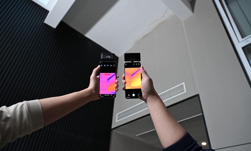 Mobile phone thermal imaging detects roof leaks