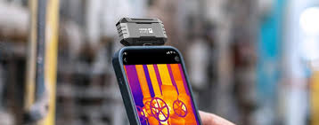 Mobile phone thermal imager inspects water pipes